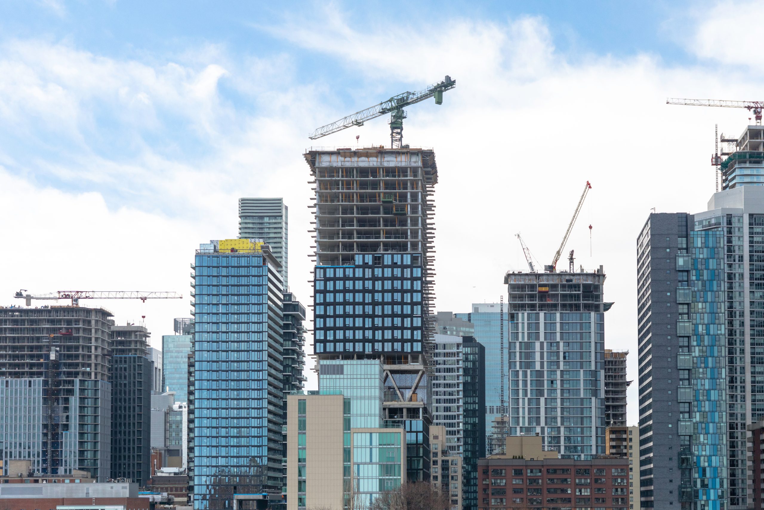 مشاريع إنشاءات المباني السكنية في تورونتو