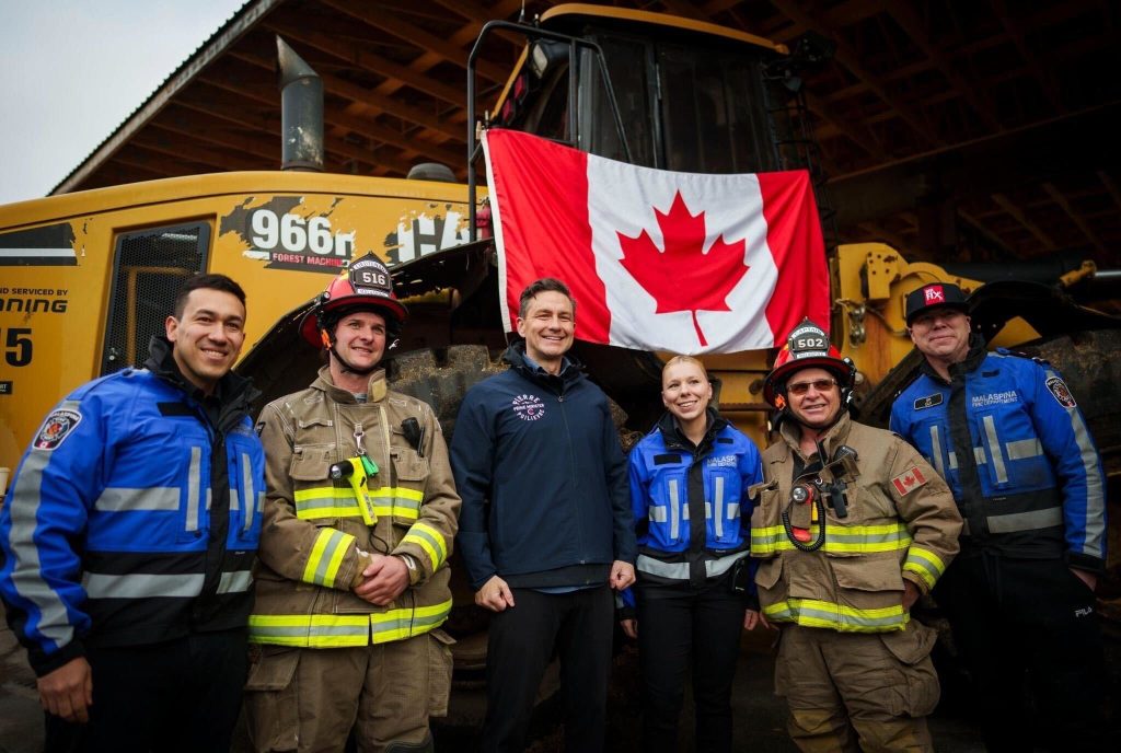 يتميز العاملون في Lois Lumber هنا في باول ريفر بإنتاج خشب الأرز والتنوب المقطوع مسبقًا والمخصص بجودة عالية لتلبية احتياجات بناء المنازل.