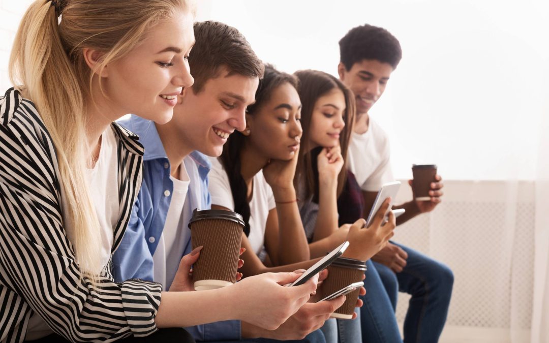 أونتاريو تفرض قيودًا جديدة على استخدام الهواتف المحمولة في المدارس