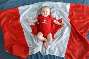 الحكومة الكندية تعلن عن منح الجنسية للأطفال المولودين خارج البلاد