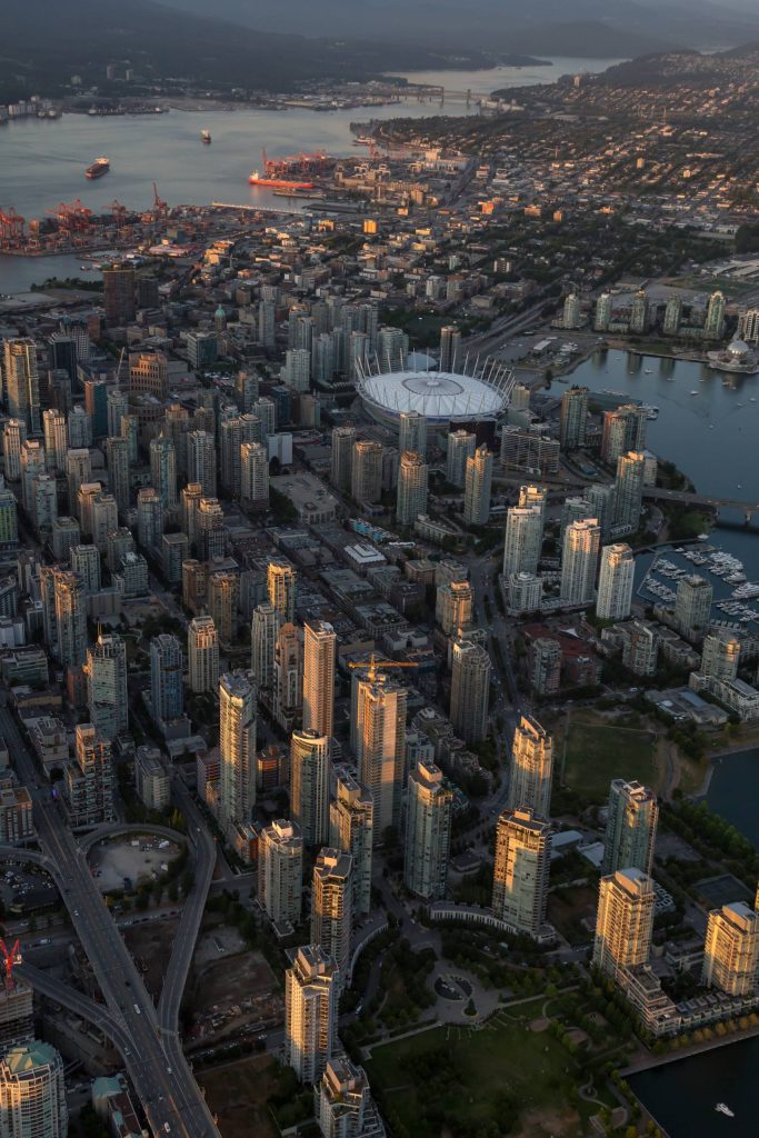 Aerial view of Downtown Vancouver City. Modern Cityscapeالمقاطعات الكندية مقاطعة فانكوفر في كندا