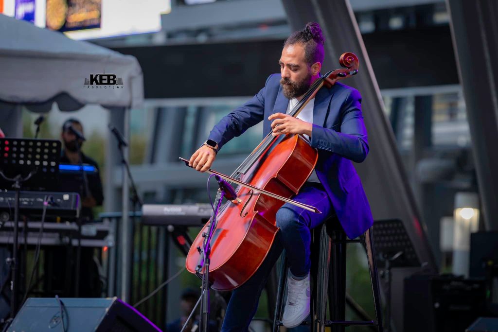 الملحن والمطرب المعروف يوحنا ڤيكتور، صاحب الحضور المؤثر والصوت الفريد.