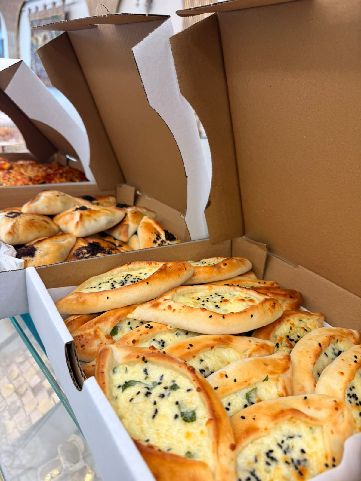 Damaski Palace Delivery