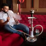 الشيشة في مطاعم ميسيساغا قد تصبح قانونية: مقترح جديد قد يغيّر نمط الأعمال العربية